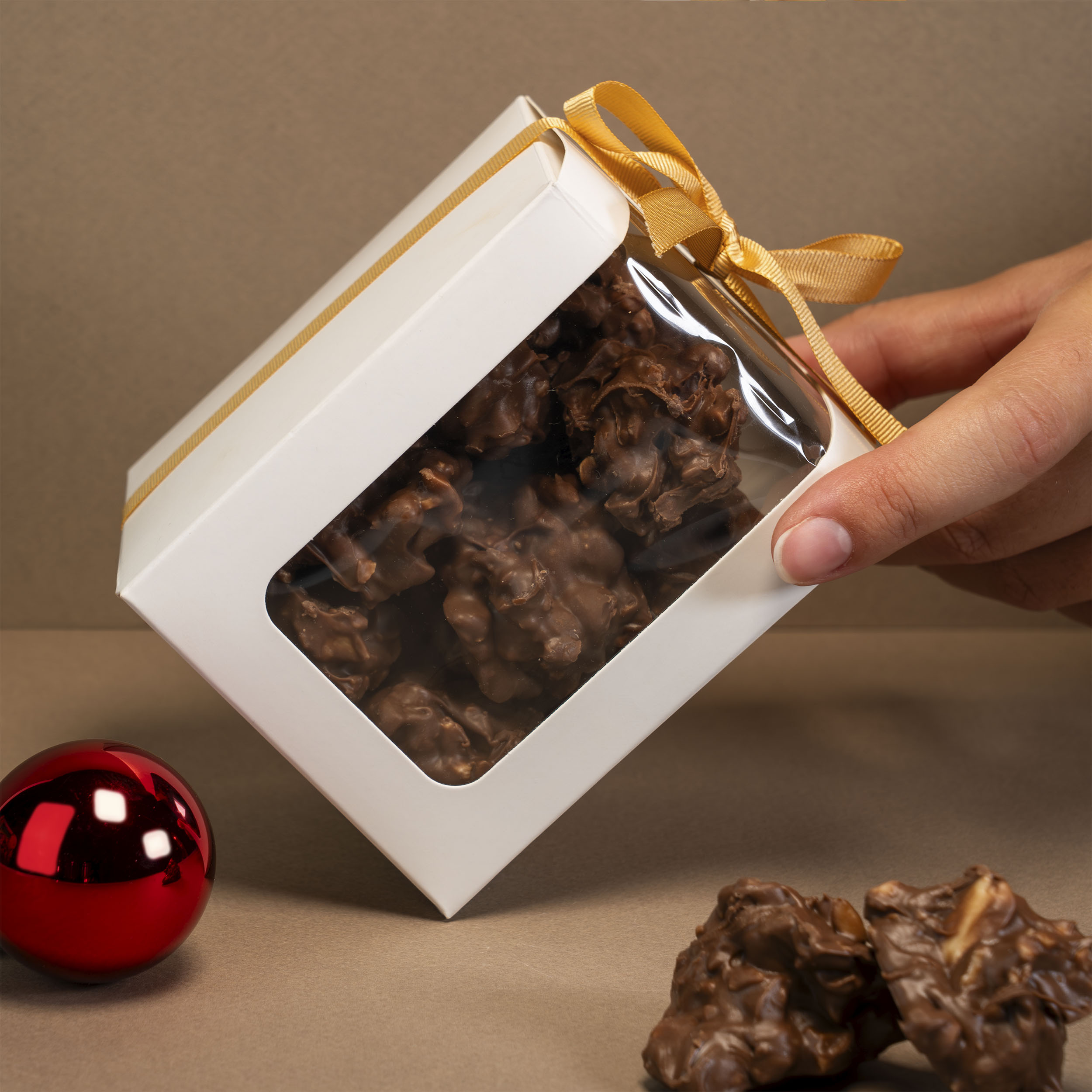 Web _0060_01_01_00_Roca almendra chocolate bodegón